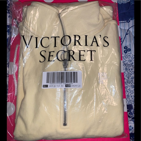 VICTORIA'S SECRET PINK PREMIUM COLLEGE QUARTER-ZIP - Picture 3 of 3
